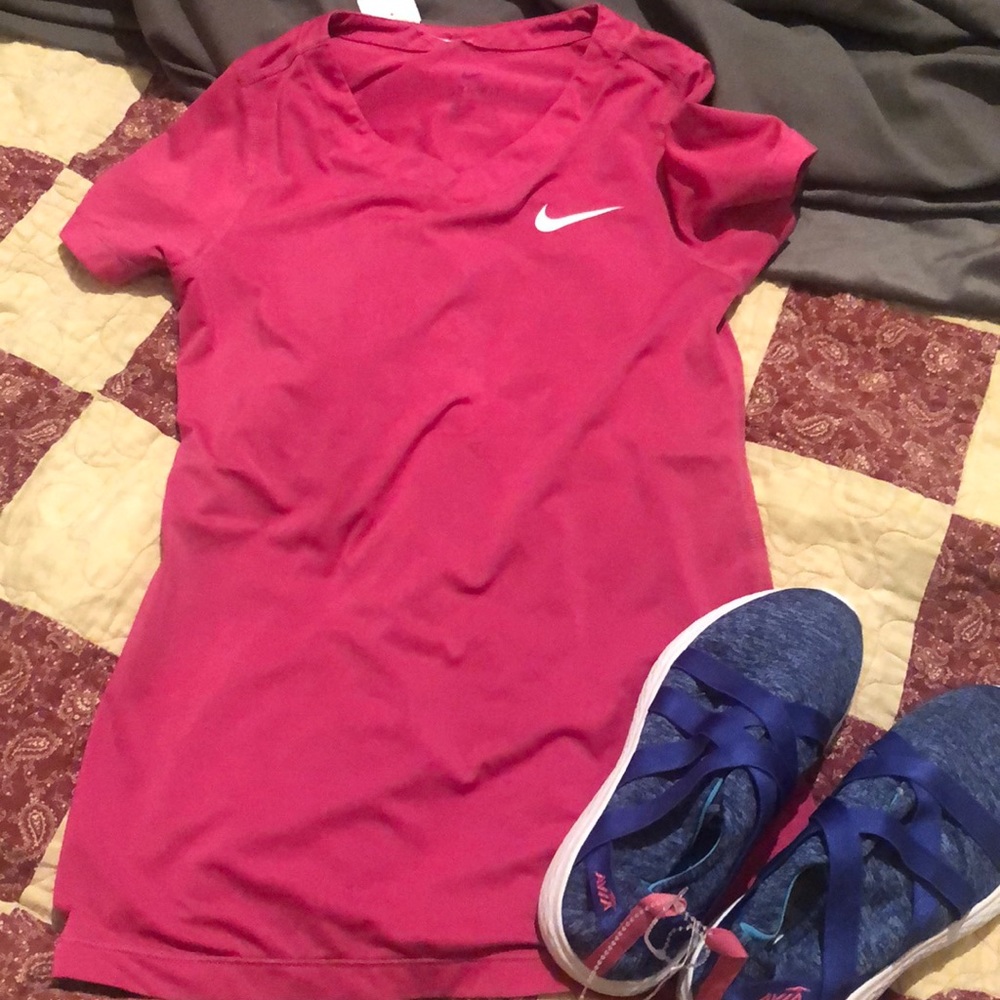 • BRAND NEW NIKE DRI-FIT ROSE PINK SHIRT •